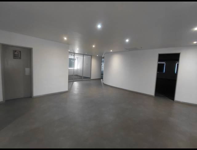 2,414M² OFFICE TO LET IN BRYANSTON